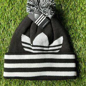NWT Adidas Trefoil Unisex Beanie NWT adidas Originals Black & White